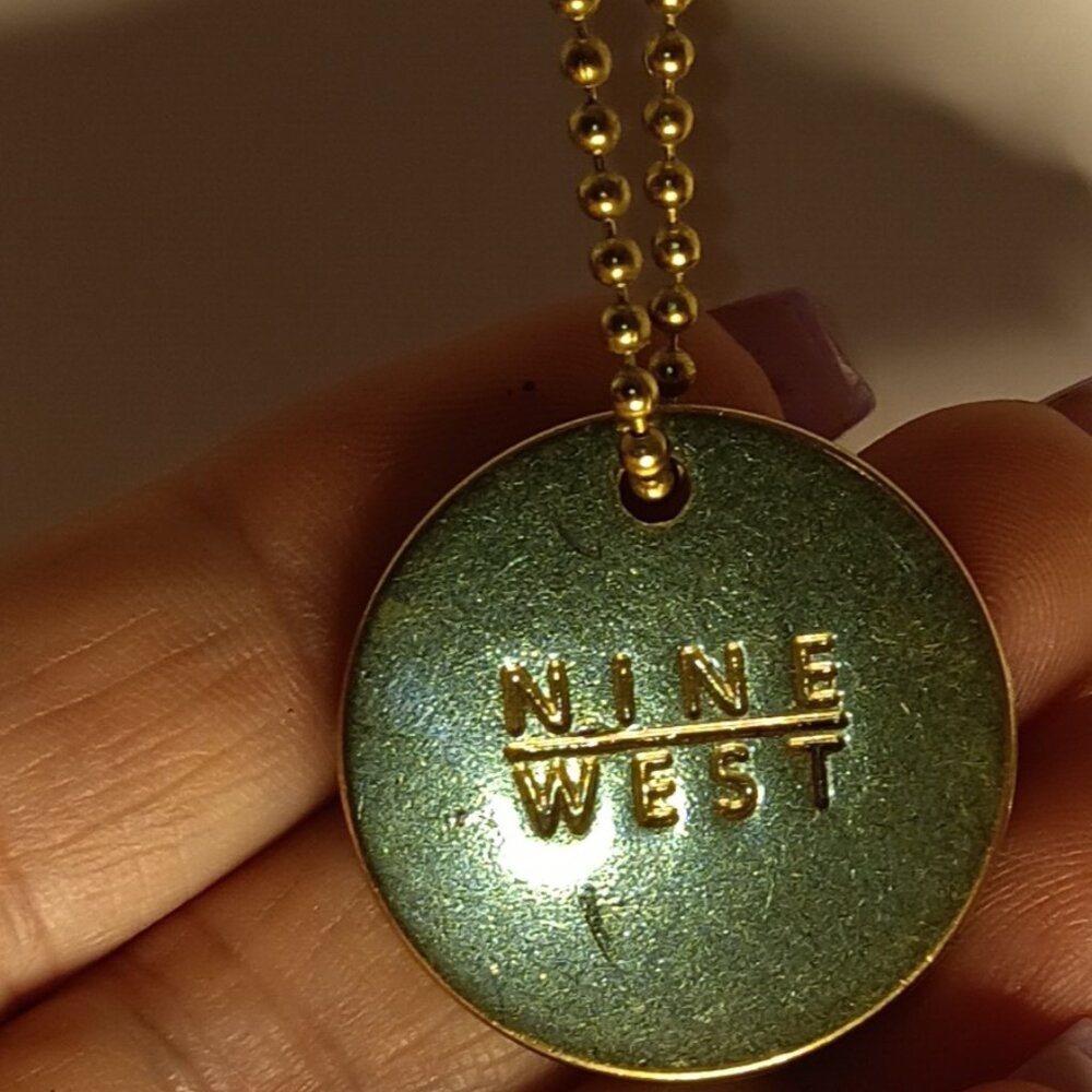 NINE WEST Vintage Gold Round Keychain Key Ring Fob